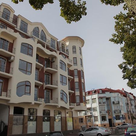 Apartment With Summer Terrace Batumi Quarto foto
