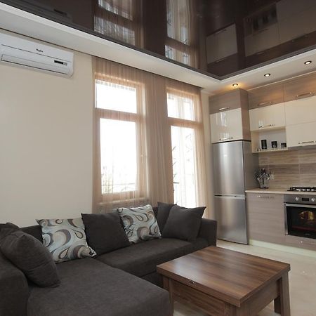 Apartment With Summer Terrace Batumi Quarto foto