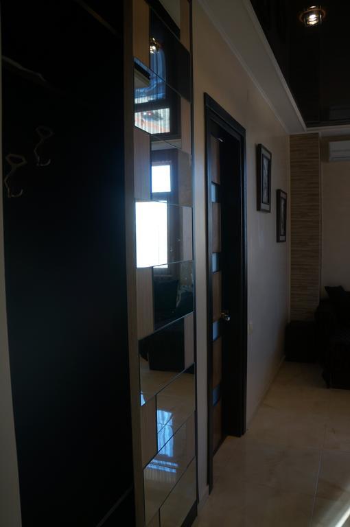Apartment With Summer Terrace Batumi Quarto foto