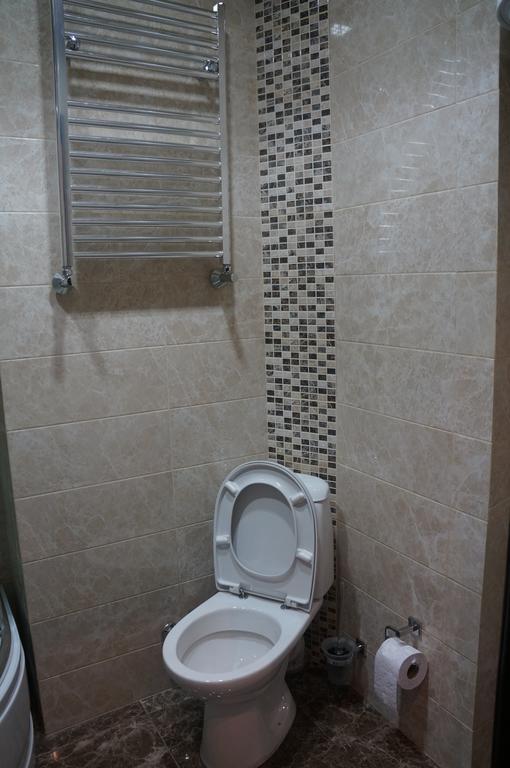 Apartment With Summer Terrace Batumi Quarto foto