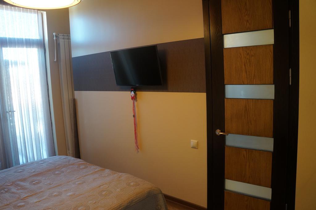 Apartment With Summer Terrace Batumi Quarto foto