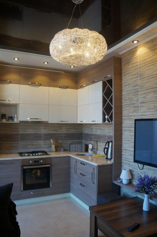 Apartment With Summer Terrace Batumi Quarto foto