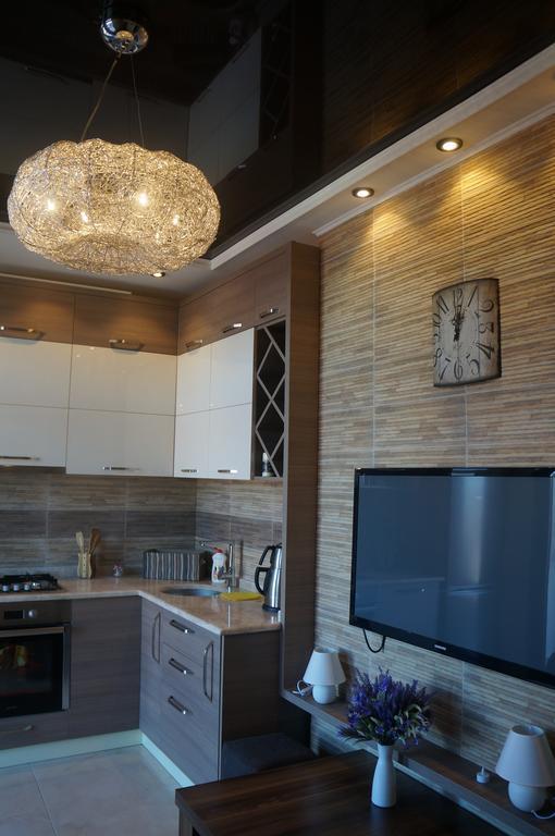 Apartment With Summer Terrace Batumi Quarto foto