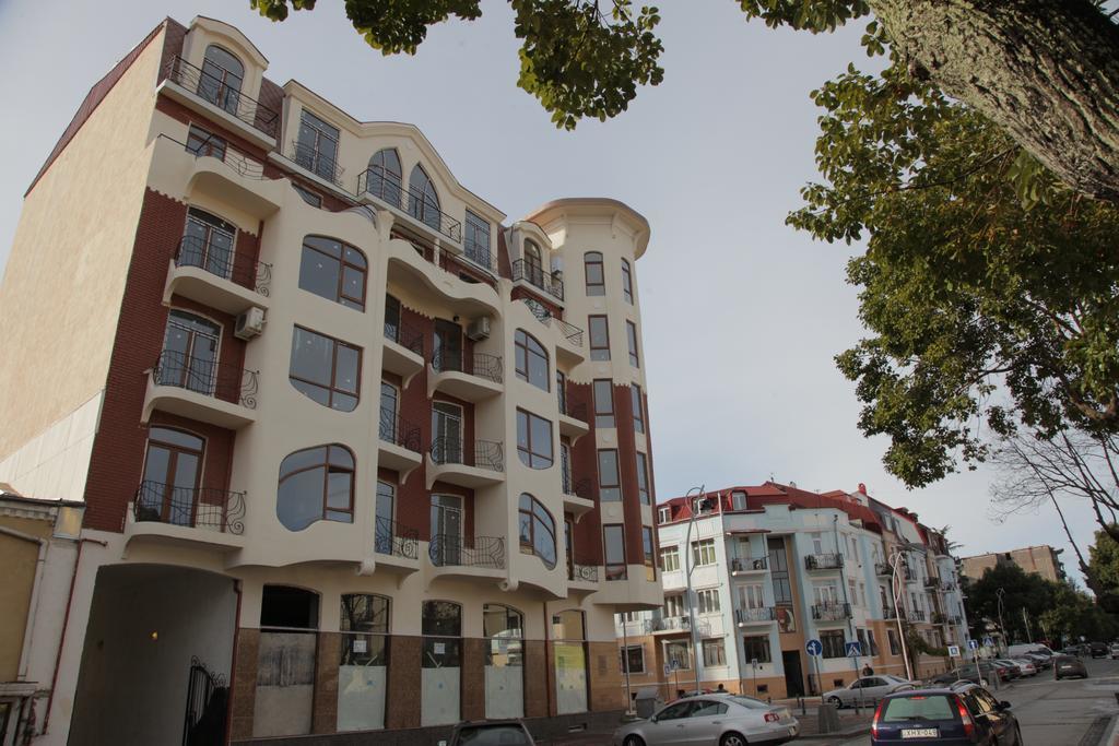 Apartment With Summer Terrace Batumi Quarto foto